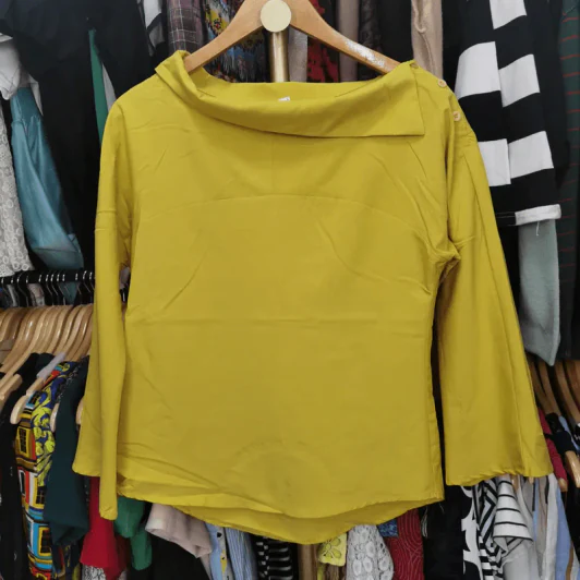 เสื้อแฟชั่น สีเหลือง อก 38 นิ้ว, ยาว 22 นิ้ว รูปที่ 2