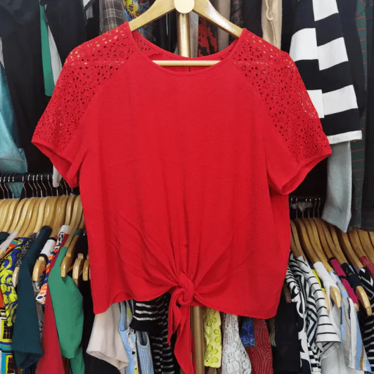 เสื้อแฟชั่นสีแดงผูกเอว พลัสไซส์ อก 40 นิ้ว, ยาว 20 นิ้ว รูปที่ 1