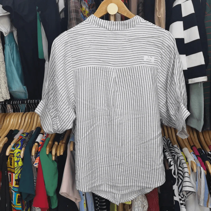 เสื้อเชิ้ตลายตรงยาว ขาวดำ พลัสไซส์ อก 40 นิ้ว, ยาว 24 นิ้ว รูปที่ 4