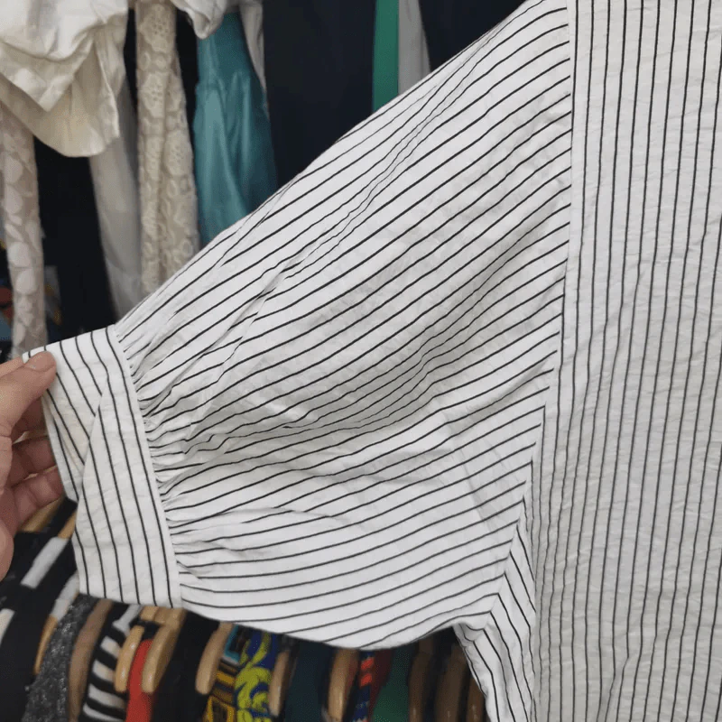 เสื้อเชิ้ตลายตรงยาว ขาวดำ พลัสไซส์ อก 40 นิ้ว, ยาว 24 นิ้ว รูปที่ 2
