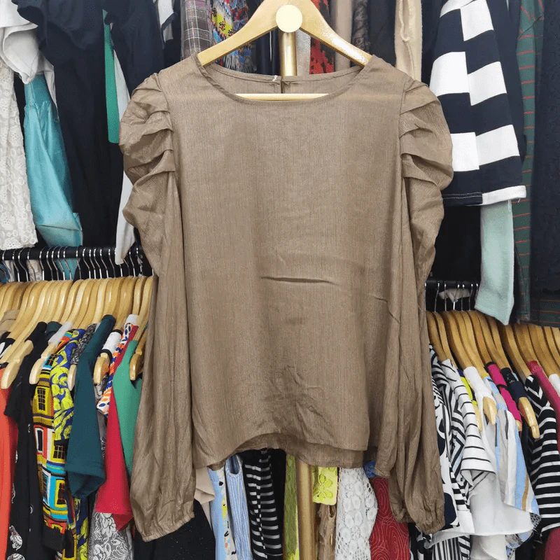 เสื้อแฟชั่น อก 38-40 นิ้ว, ยาว 22 นิ้ว รูปที่ 1