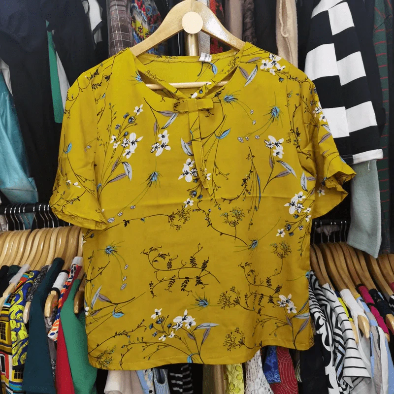 เสื้อแฟชั่น สีเหลือง อก 40 นิ้ว, ยาว 22 นิ้ว รูปที่ 2