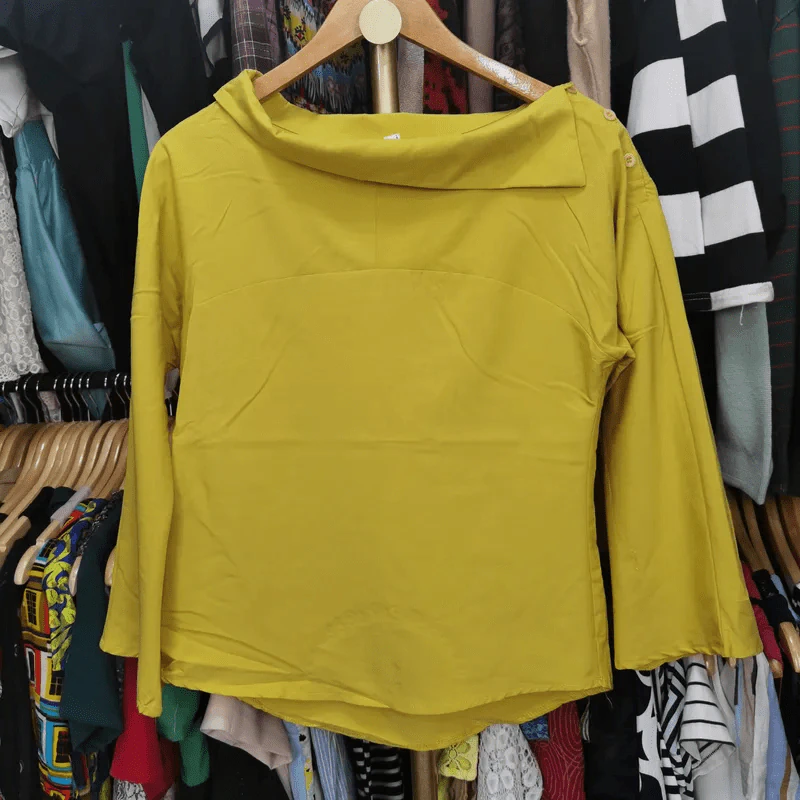 เสื้อแฟชั่น สีเหลือง อก 38 นิ้ว, ยาว 22 นิ้ว รูปที่ 2