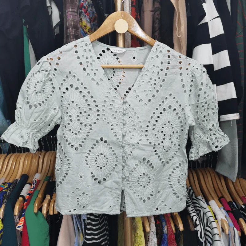 เสื้อแฟชั่น ลายฉลุ อก 36 นิ้ว, ยาว 17 นิ้ว รูปที่ 1