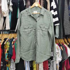 เสื้อเชิ้ตแขนยาว สีเขียวขี้ม้า พลัสไซส์ อก 42 นิ้ว, ยาว 30 นิ้ว รูปที่ 1