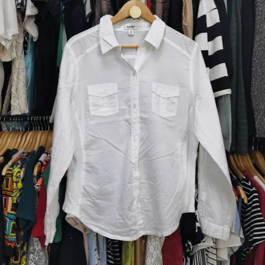 เสื้อเชิ้ตแขนยาวสีขาว Old Navy อก 40-46 ยาว 28 รูปที่ 1