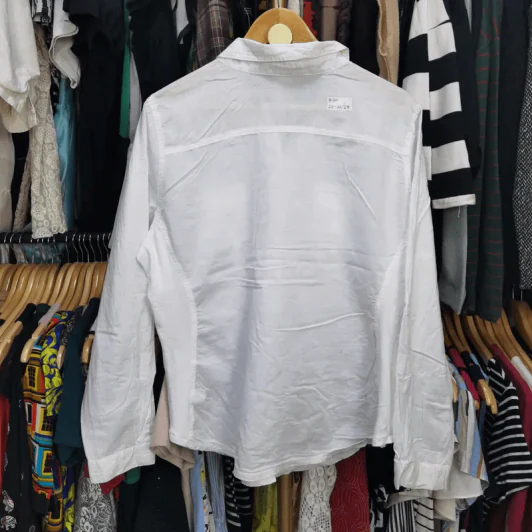 เสื้อเชิ้ตแขนยาวสีขาว Old Navy อก 40-46 ยาว 28 รูปที่ 3