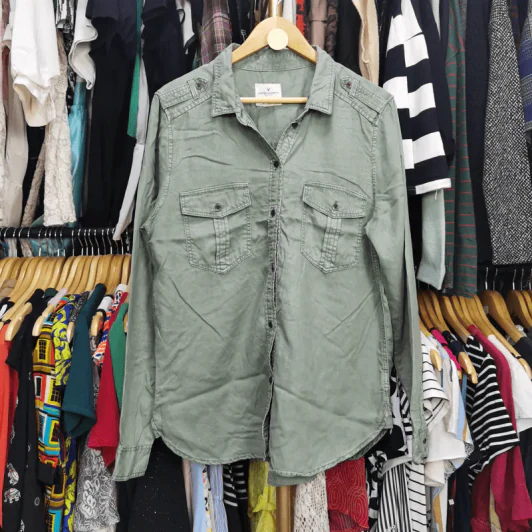 เสื้อเชิ้ตแขนยาว สีเขียวขี้ม้า พลัสไซส์ อก 42 นิ้ว, ยาว 30 นิ้ว รูปที่ 1