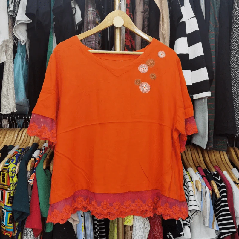 เสื้อแฟชั่น สีส้ม ปักลายพลุ พลัสไซส์ อก 50 นิ้ว, ยาว 23 นิ้ว รูปที่ 1