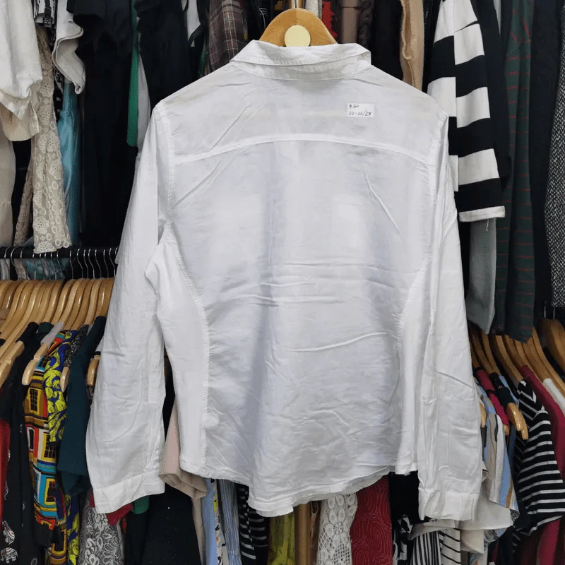 เสื้อเชิ้ตแขนยาวสีขาว Old Navy อก 40-46 ยาว 28 รูปที่ 3