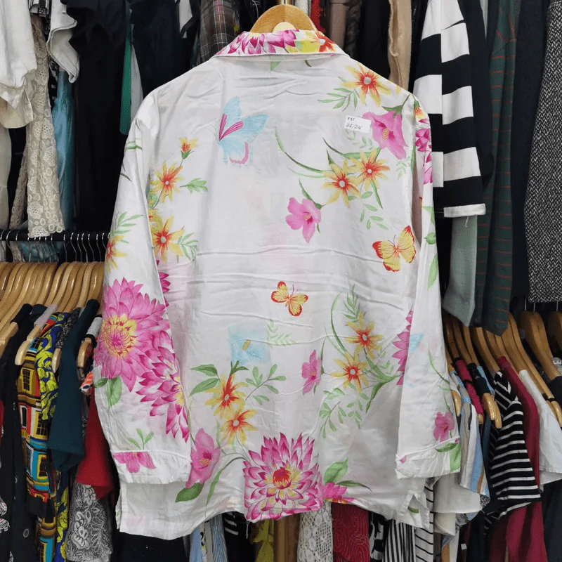เสื้อเชิ้ตแขนยาว สีขาว ลายดอกไม้ พลัสไซส์ อก 46 นิ้ว, ยาว 28 นิ้ว รูปที่ 4