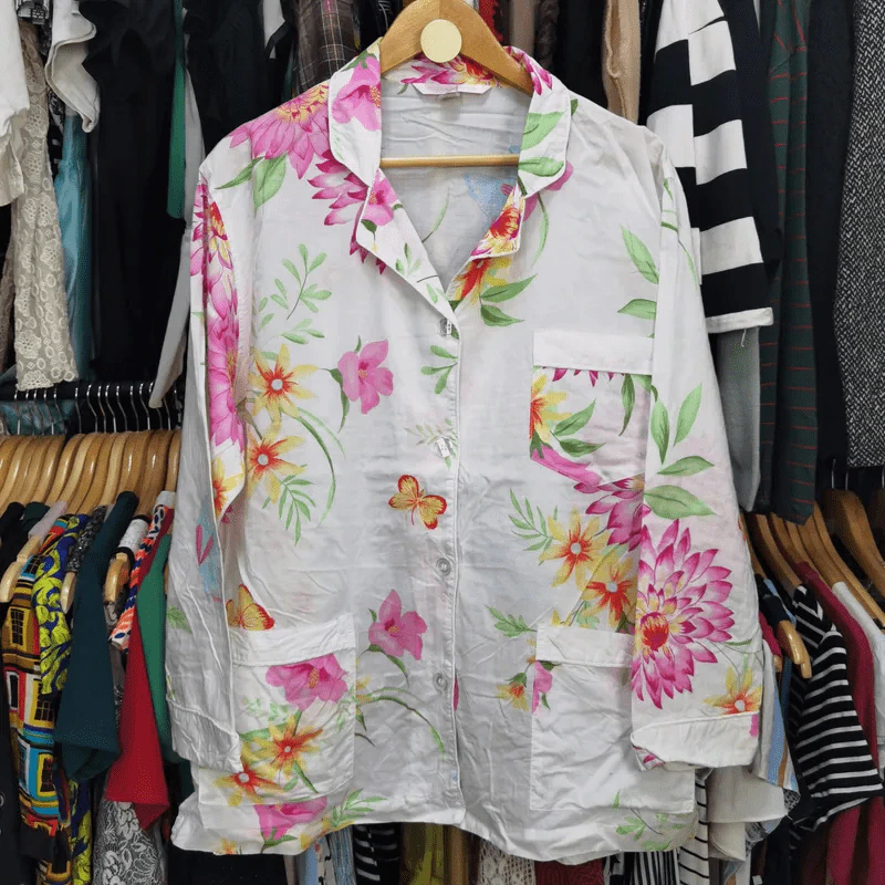 เสื้อเชิ้ตแขนยาว สีขาว ลายดอกไม้ พลัสไซส์ อก 46 นิ้ว, ยาว 28 นิ้ว รูปที่ 1
