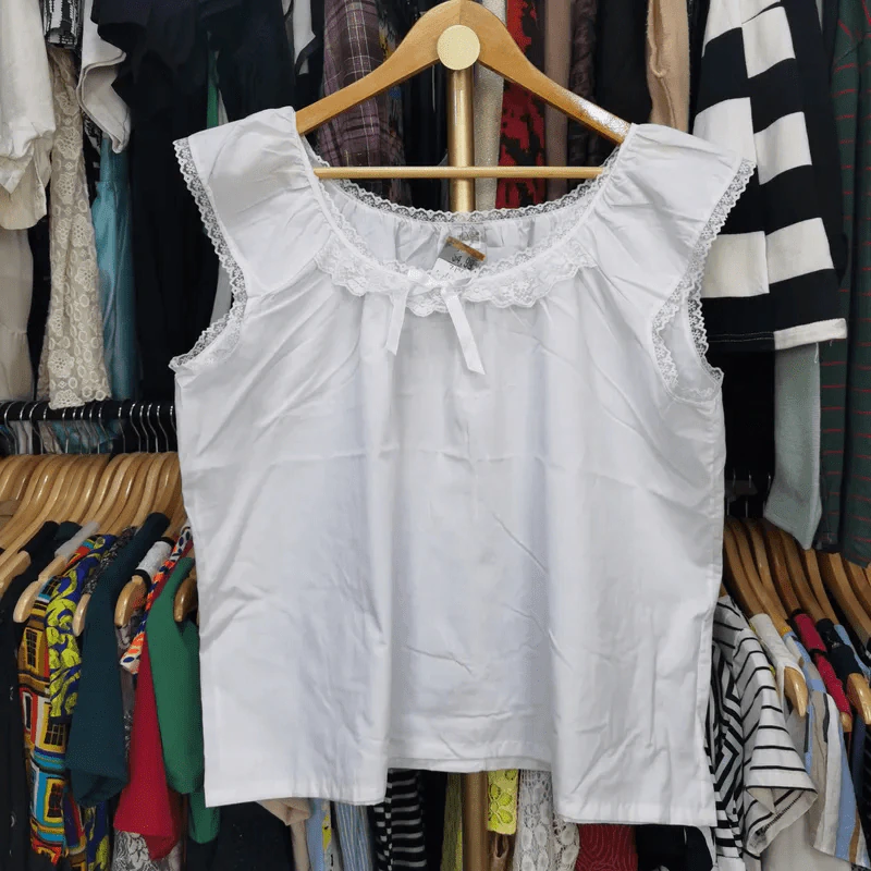 เสื้อคอกระเช้า สีขาว พลัสไซส์ อก 50 นิ้ว, ยาว 25 นิ้ว รูปที่ 1