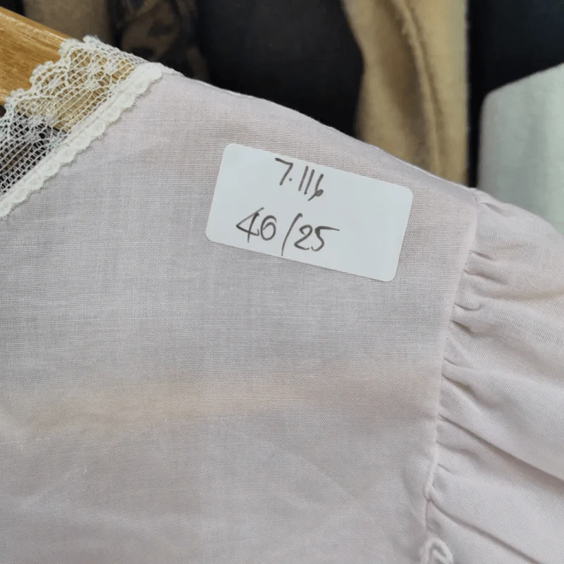 เสื้อเชิ้ตแขนสั้น สีชมพู ประดับลูกไม้ พลัสไซส์ อก 40 นิ้ว, ยาว 25 นิ้ว รูปที่ 4