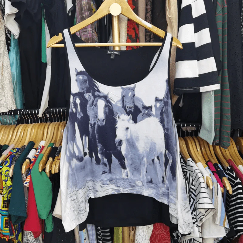 เสื้อกล้าม ลายม้า อก 34-44 นิ้ว, ยาว 26 นิ้ว รูปที่ 1