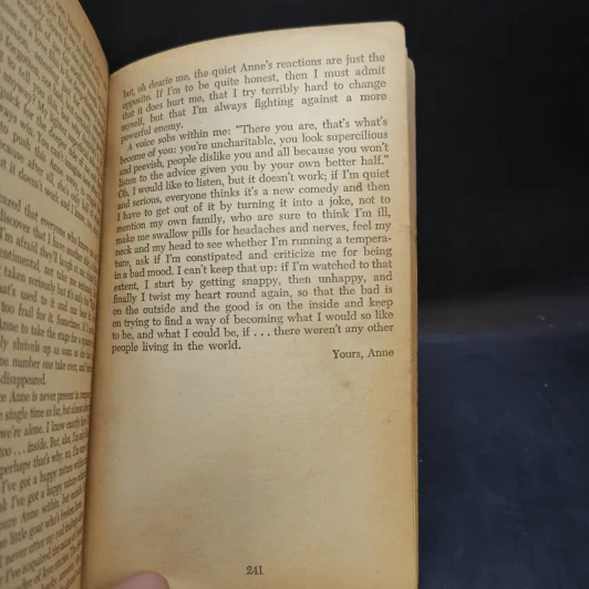 Anne Frank The Diary of a Young Girl รูปที่ 13