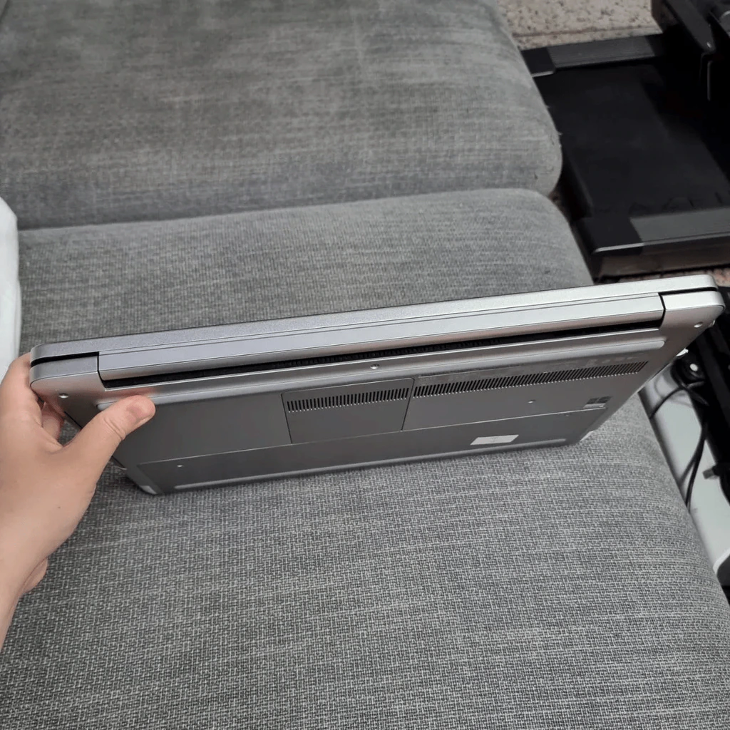 มือสอง Notebook DELL Inspiron 7737 + สายชาร์จ (ซิลิโคนหน้าจอลอกตามภาพ) รูปที่ 11