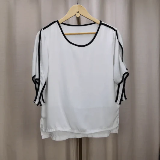 ชุดเสื้อ & กางเกง สีขาว กางเกงลายตรงขาวดำ รูปที่ 2