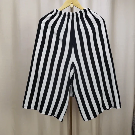 ชุดเสื้อ & กางเกง สีขาว กางเกงลายตรงขาวดำ รูปที่ 4