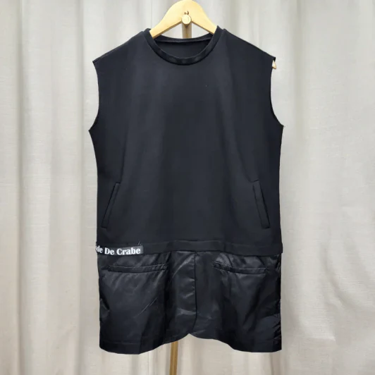 เสื้อแขนกุด สีดำ อก 40-42 นิ้ว, เอว 42 นิ้ว, ยาว 30 นิ้ว รูปที่ 1