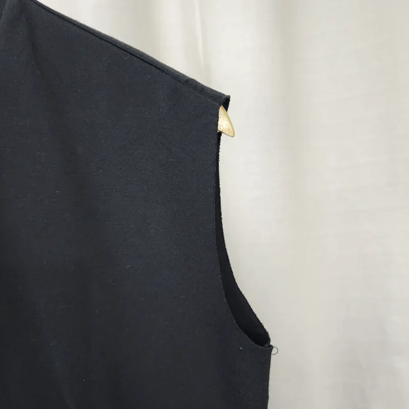 เสื้อแขนกุด สีดำ อก 40-42 นิ้ว, เอว 42 นิ้ว, ยาว 30 นิ้ว รูปที่ 3