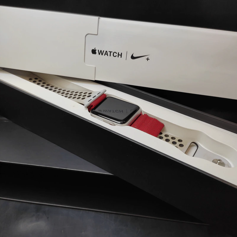 (มือสอง) Apple Watch Nike Series 3 + สายสีแดง รูปที่ 5