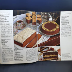 Cakes & Slices Cookbook รูปที่ 9