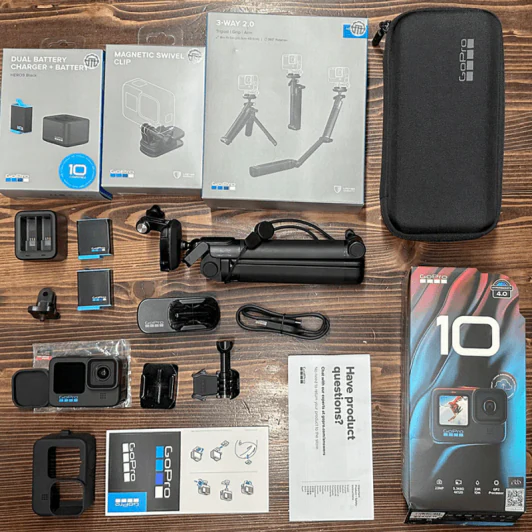 (มือสอง มีพร้อมส่ง) GoPro 10 Black พร้อมอุปกรณ์เสริมแท้ (ใช้งานได้ปกติ ไม่มีประกัน) รูปที่ 1