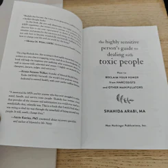 The Highly Sensitive Person's Guide to Dealing with Toxic People - Shahida Arabi MA รูปที่ 9