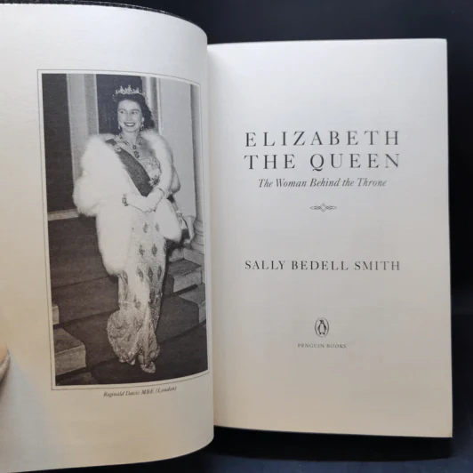 Elizabeth The Queen - Sally Bedell Smith รูปที่ 8