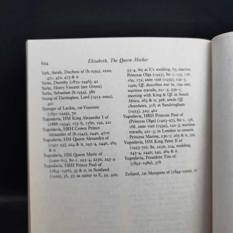 Elizabeth The Queen Mother - Hugo Vickers รูปที่ 12