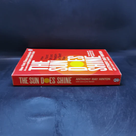 The Sun Does Shine - Anthony Ray Hinton, Lara Love Hardin รูปที่ 3