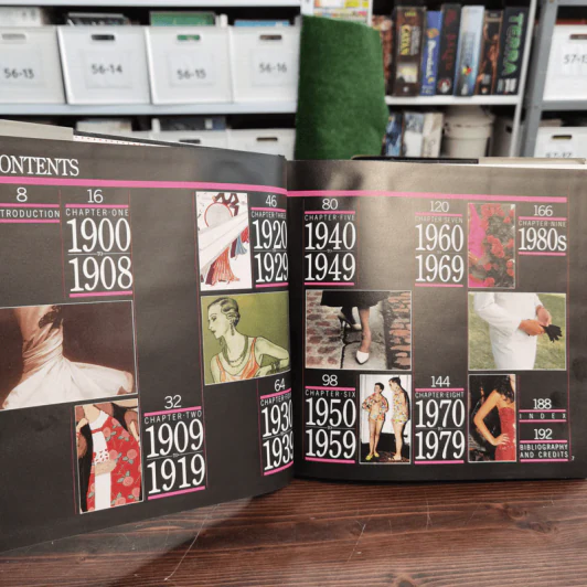 หนังสือ Fashion Source Book - Amy De La Haye รูปที่ 9