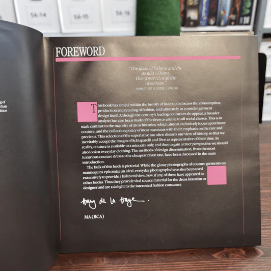 หนังสือ Fashion Source Book - Amy De La Haye รูปที่ 8