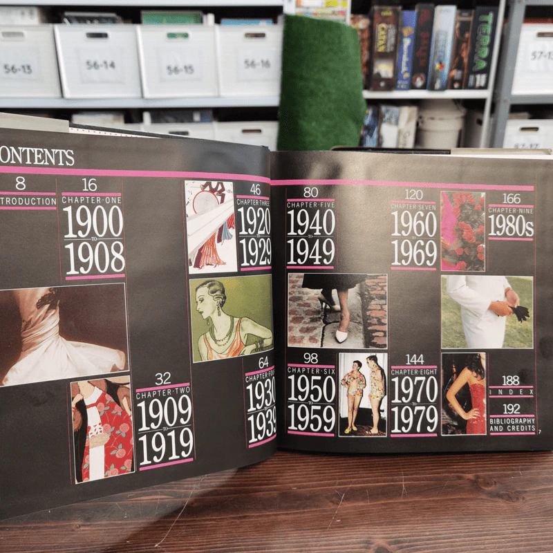 หนังสือ Fashion Source Book - Amy De La Haye รูปที่ 9