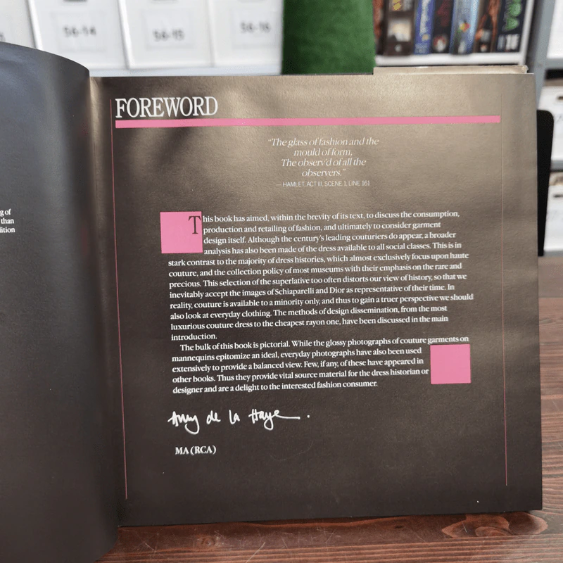 หนังสือ Fashion Source Book - Amy De La Haye รูปที่ 8