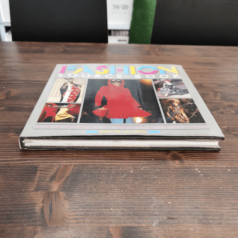 หนังสือ Fashion Source Book - Amy De La Haye รูปที่ 3