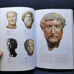 A Guide to the Louvre รูปที่ 15