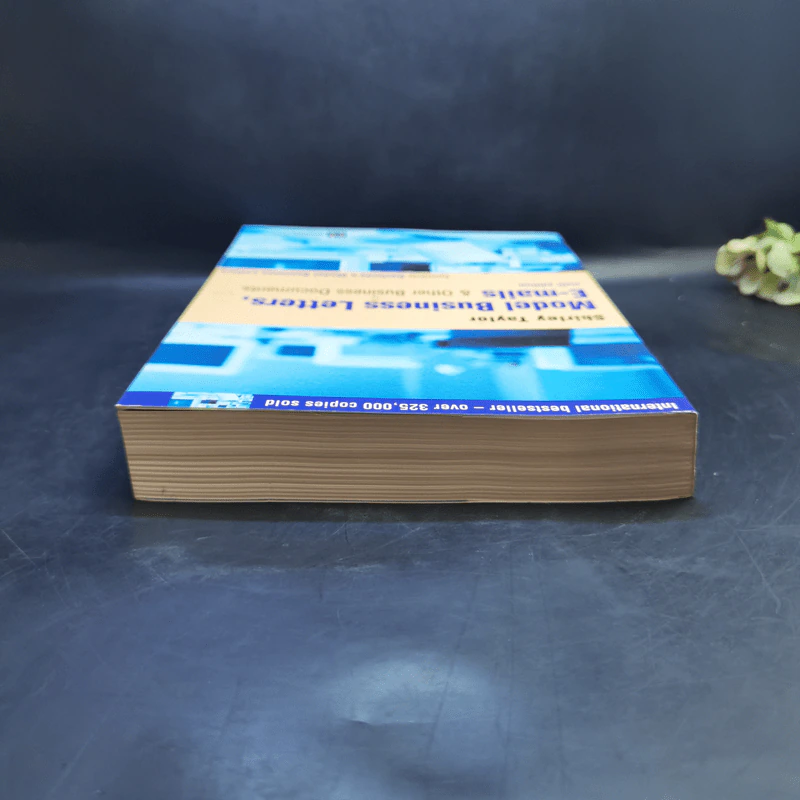 Model Business Letters, E-mails & Other Business Documents รูปที่ 6