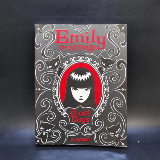 Emily the Strange ขายรวม 4 เล่ม รูปที่ 15
