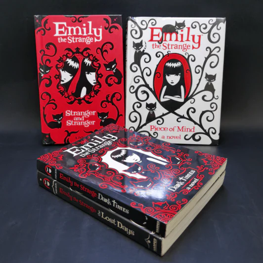 Emily the Strange ขายรวม 4 เล่ม รูปที่ 1