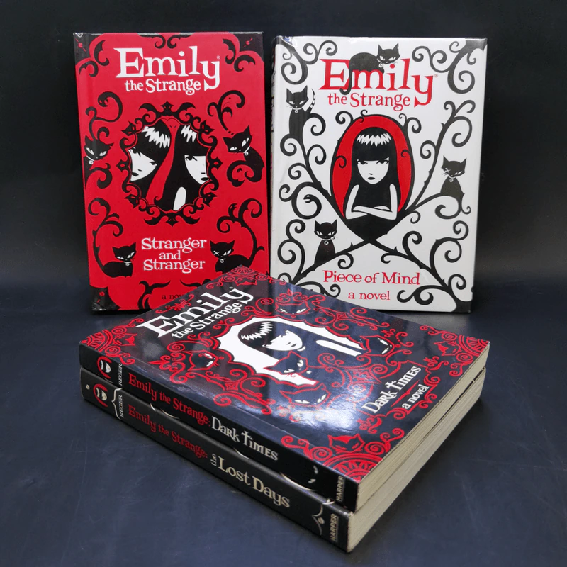 Emily the Strange ขายรวม 4 เล่ม รูปที่ 1