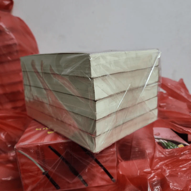 นิยายชุด มาเฟียเลือดมังกร 5 เล่ม ได้แก่ เสือ สิงห์ กระทิง แรด หงส์ - รพัด, ลิซ, ผักบุ้ง, ลิลลี่สีขาว, เรนนี่ รูปที่ 6