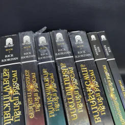 Percy Jackson เพอร์ซีย์ แจ็กสัน ภาค 1-5 + บันทึกมนุษย์กึ่งเทพ + แฟ้มลับมนุษย์กึ่งเทพ - Rick Riordan รูปที่ 11