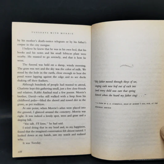 Tuesdays with Morrie - Mitch Albom รูปที่ 12