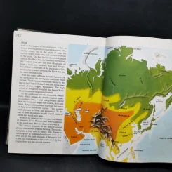 Macmillan Our World Encyclopedia Volume1 รูปที่ 13