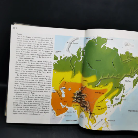 Macmillan Our World Encyclopedia Volume1 รูปที่ 13