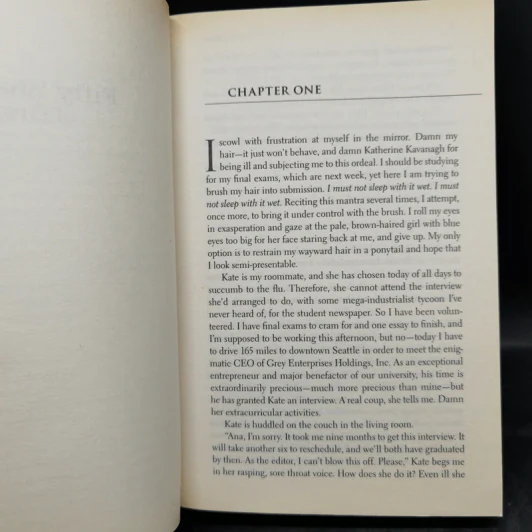 Fifty Shades of Grey Vol.1-3 + Grey - E L James รูปที่ 7