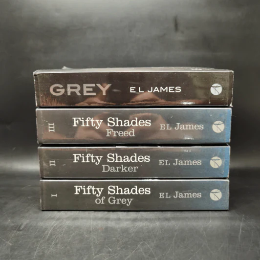 Fifty Shades of Grey Vol.1-3 + Grey - E L James รูปที่ 2