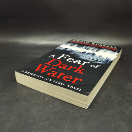 A Fear of Dark Water - Craig Russell รูปที่ 7